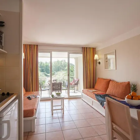 Le Hameau De La Pinede 2p 4/5p 4s * Carqueiranne