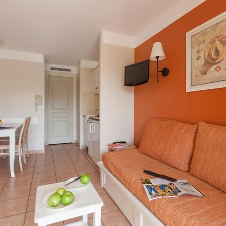 Le Hameau De La Pinede 2p 4/5p 4s Carqueiranne