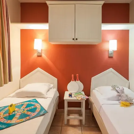 Le Hameau De La Pinede 2p 4/5p 4s Apartment *